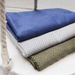 Suédine grise perforée au mètre en 150cm n°10567