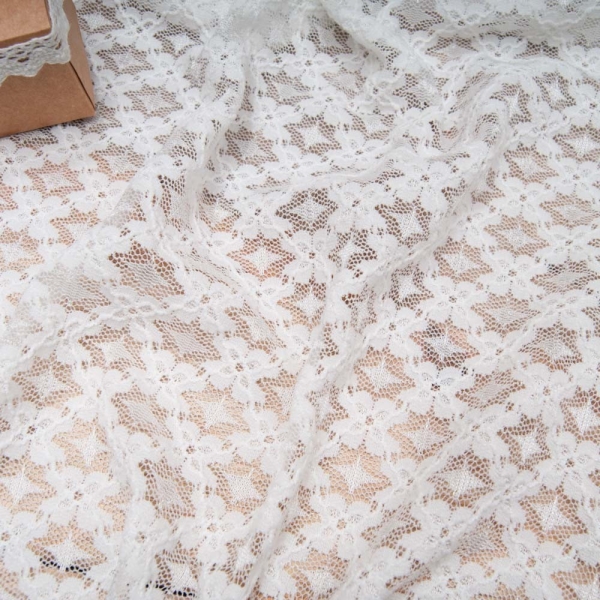 dentelle stretch Polyester polyamide blanche losange brillant