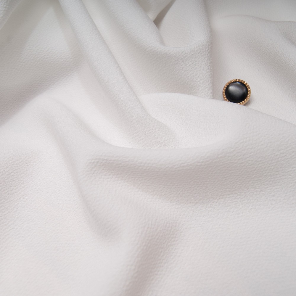 doux crêpe polyester blanc cassé