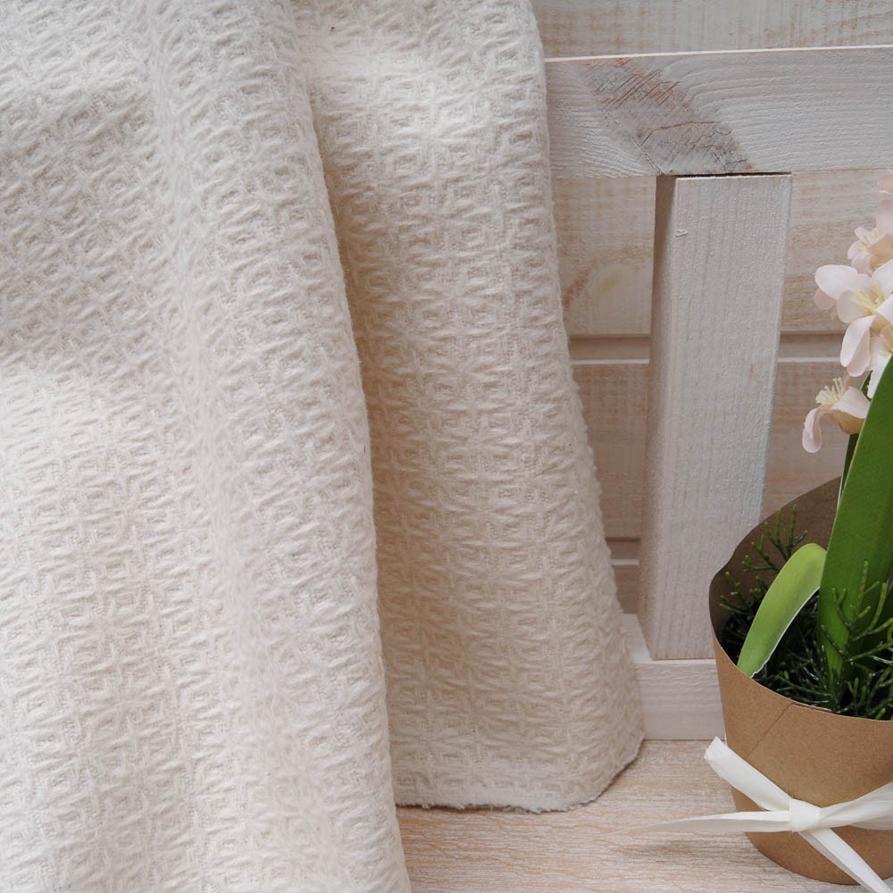 lainage Jacquard blanc cassé carrés en relief