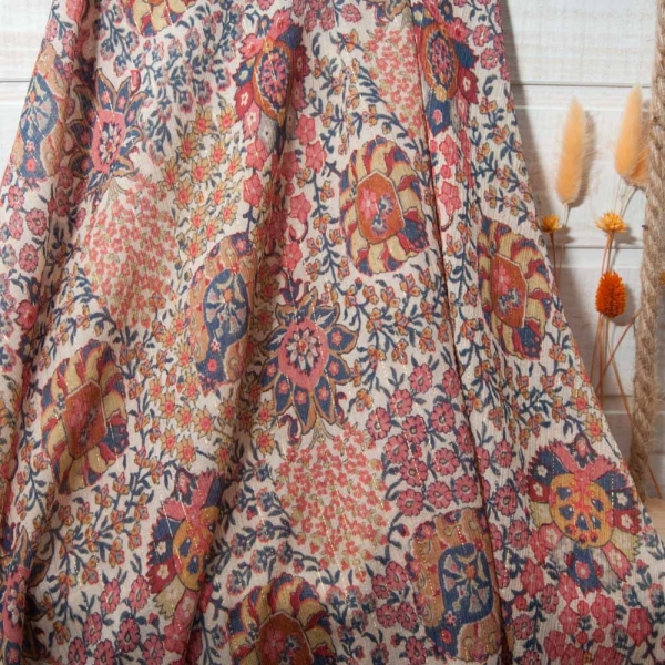 Coupon mousseline crêpe voile viscose fleurie fond beige rayé lurex doré 1m