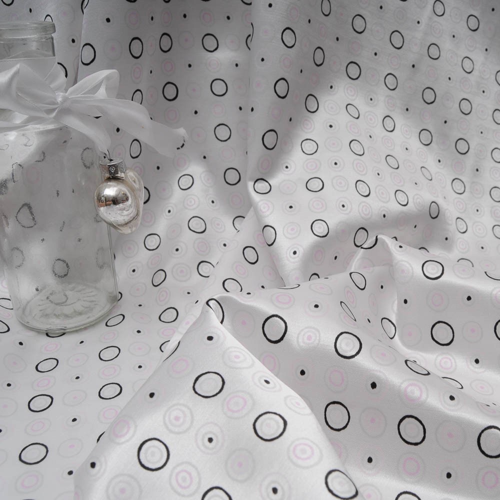 satin polyester et Coton, (doublé flanelle) blanc à cercle noir et rose