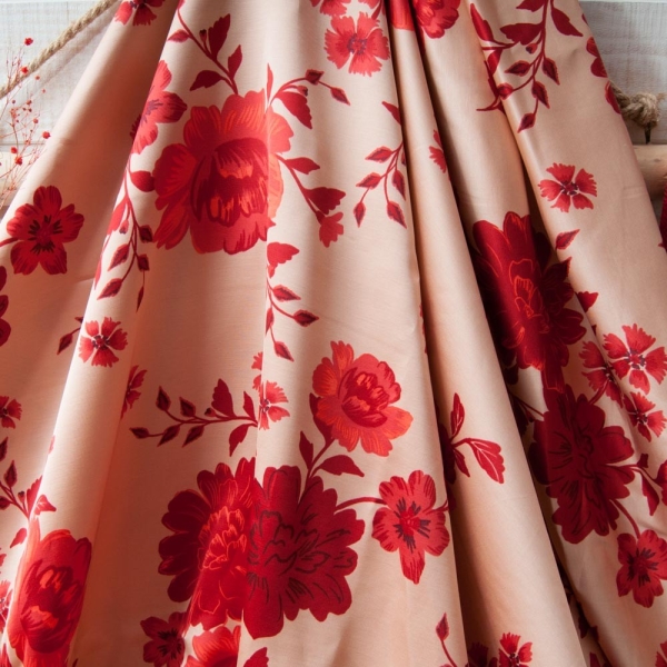 satin Viscose fond vieux rose grande fleur rouge