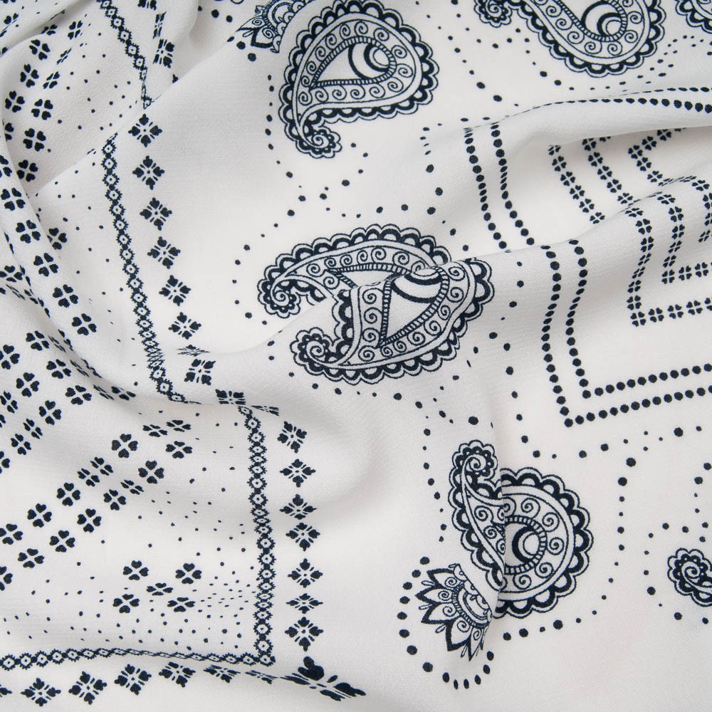 viscose bandana fond blanc motif cachemire noir