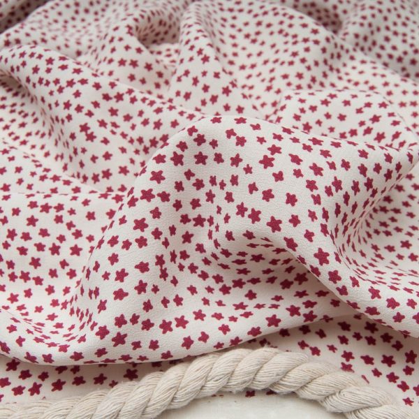 crêpe viscose blanche, étoile rouge déstockage Ikks
