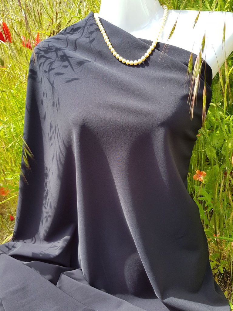 Tissu pour robe qui ne froisse pas bleu marine