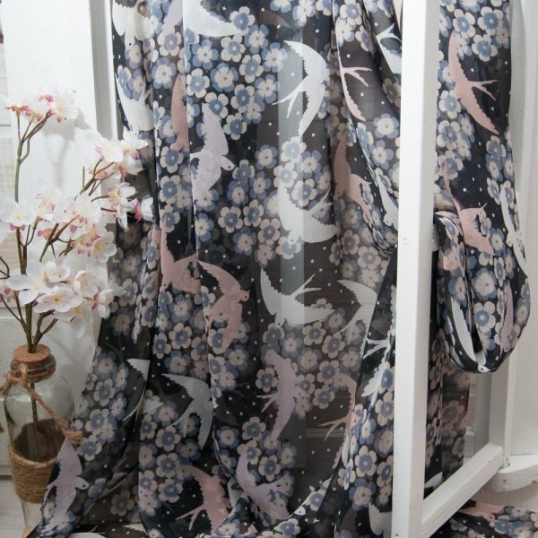 Voile de Soie marine foncée motif oiseau rose blanc cassé