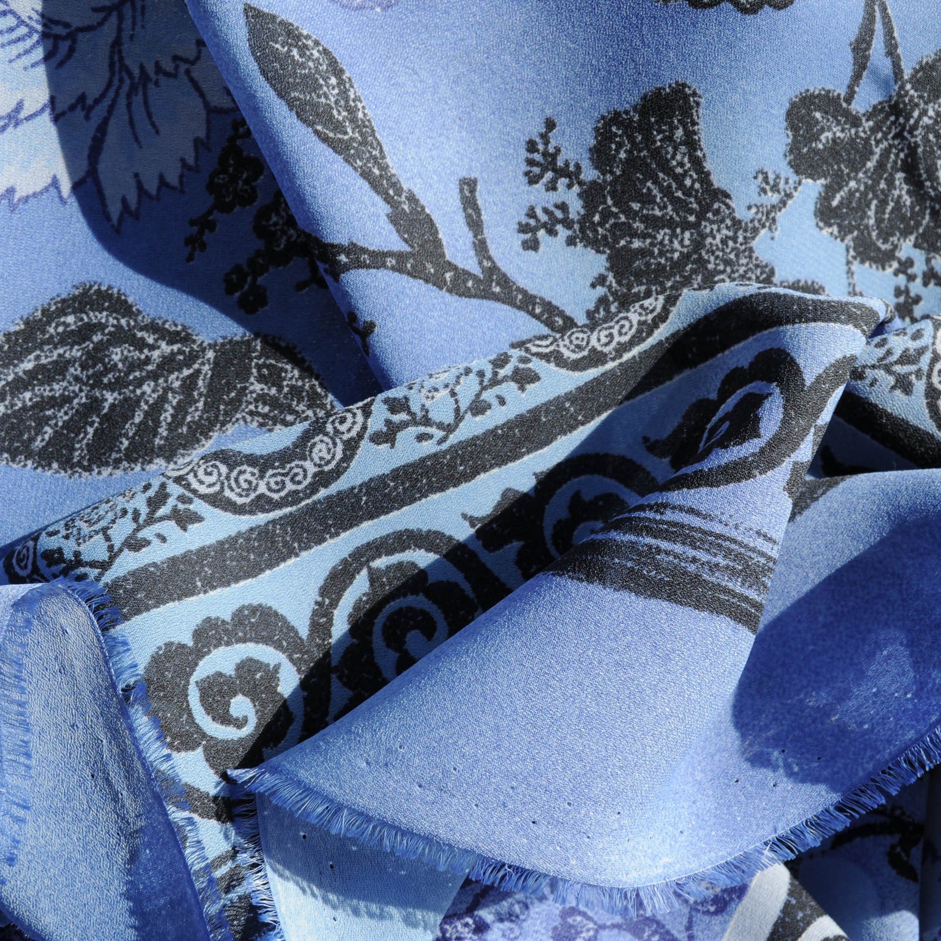 Coupon crêpe voile de polyester bleu 2m40