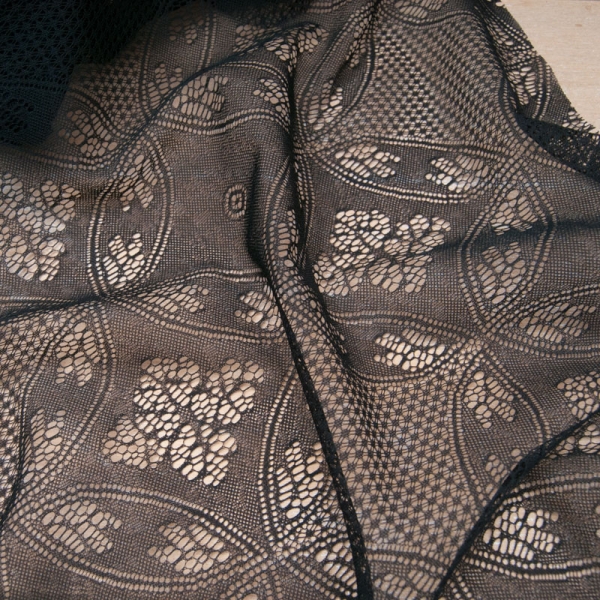 Fine dentelle Noire stretch coton/polyester