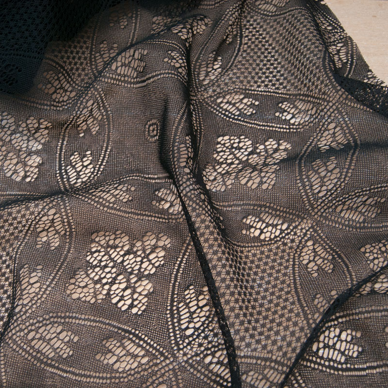 Fine dentelle Noire stretch coton/polyester