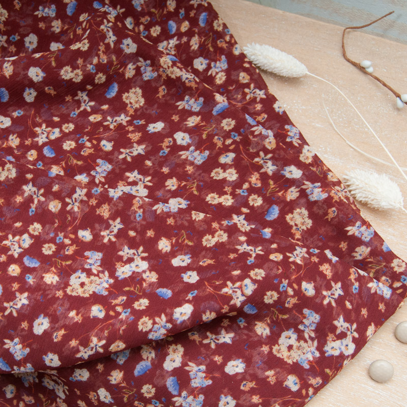 Coupon mousseline crêpe voile viscose bordeaux fleurette beige 1m50