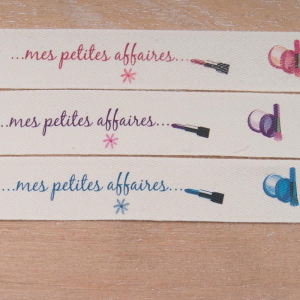 Etiquette sergé 100%COTON " " Mes petites Affaires"" 23cm x 2,5cm 3 coloris