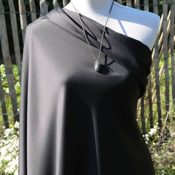 Satin de polyester noir
