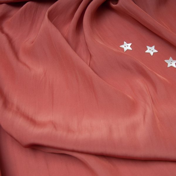 Superbe tissu satin polyester soyeux Haute couture, couleur bois de rose