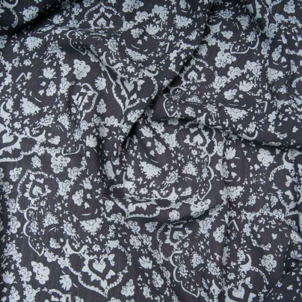 Tissu Crêpe Viscose Fond gris foncé, motif gris bleuté