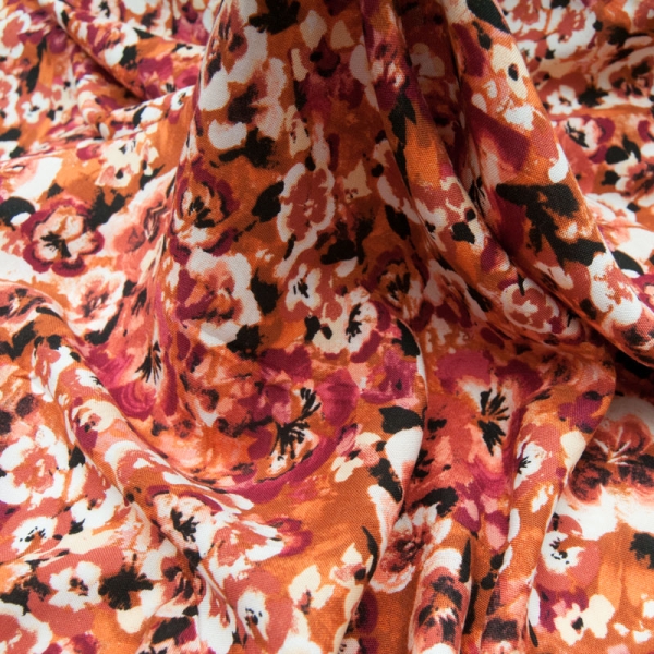 Viscose fleurie fond terracotta fluide